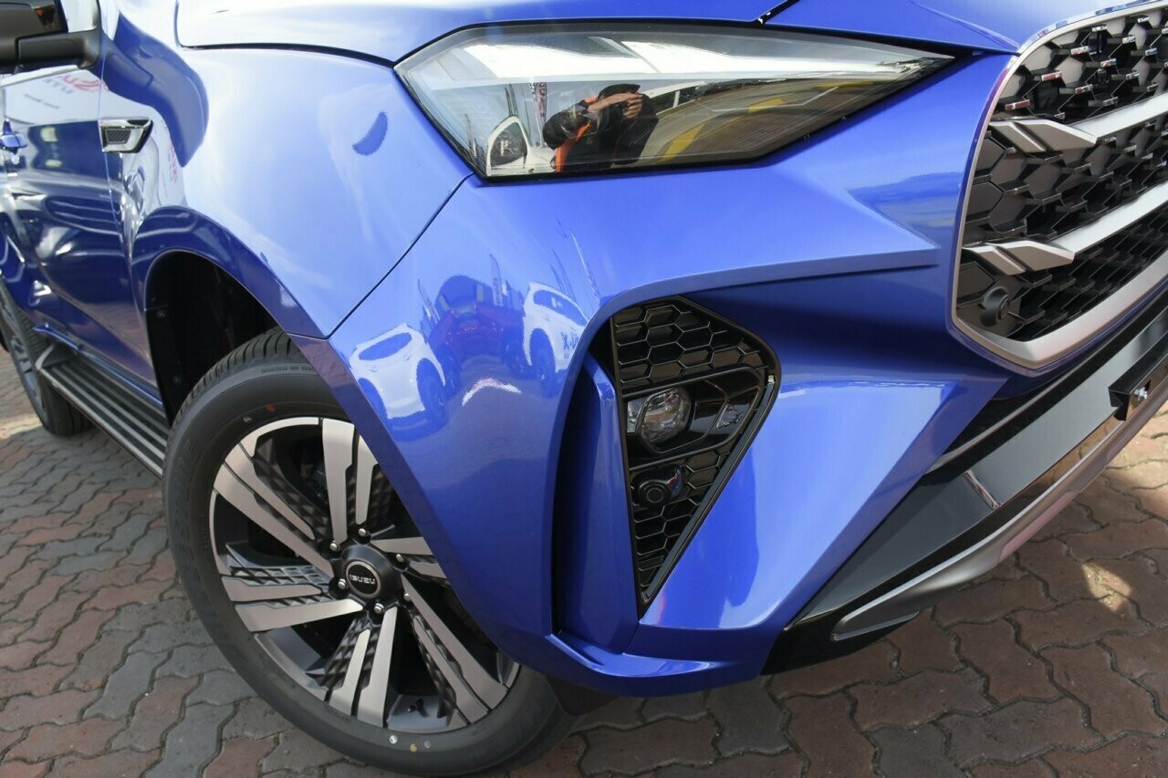 Isuzu Mu-x image 2