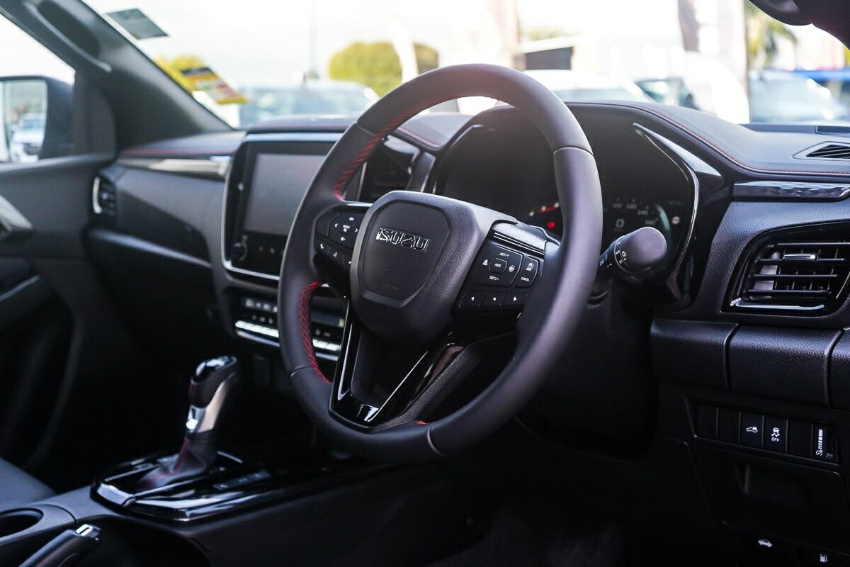 Isuzu D-max image 2