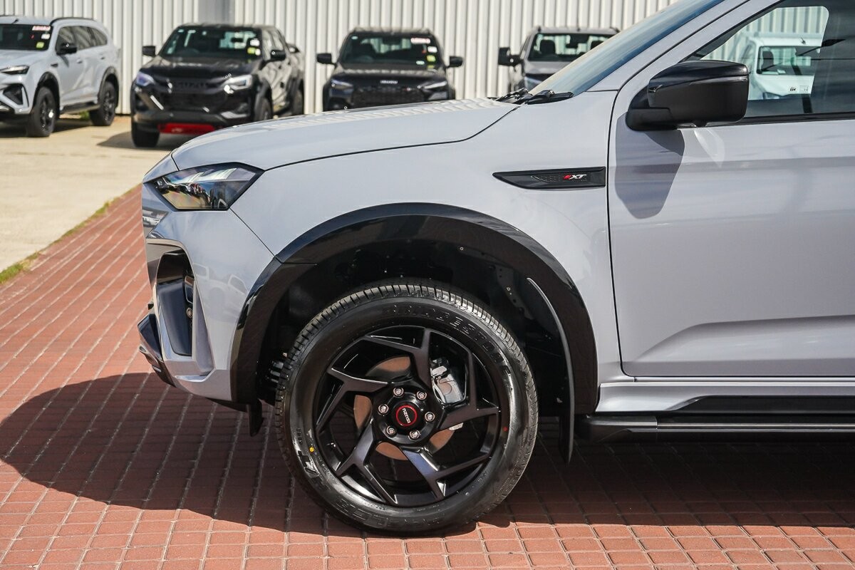 Isuzu Mu-x image 4