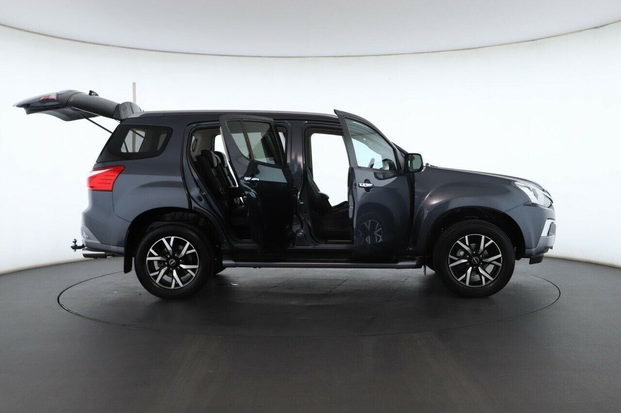 Isuzu Mu-x image 2