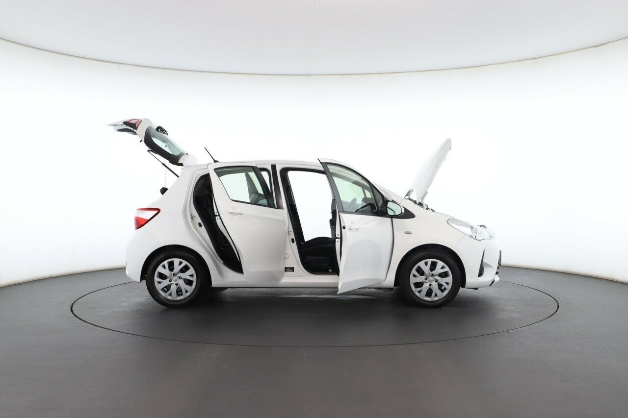 Toyota Yaris image 2