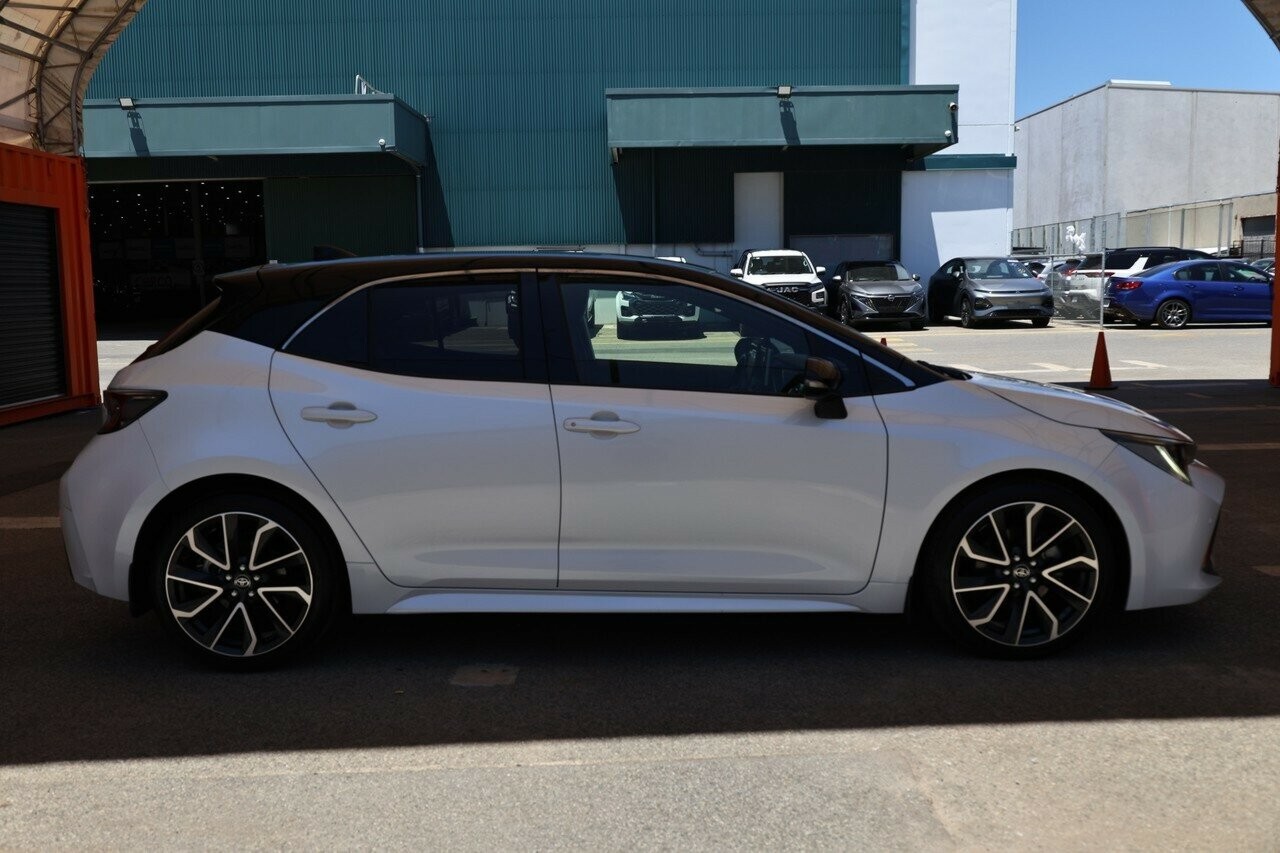 Toyota Corolla image 3