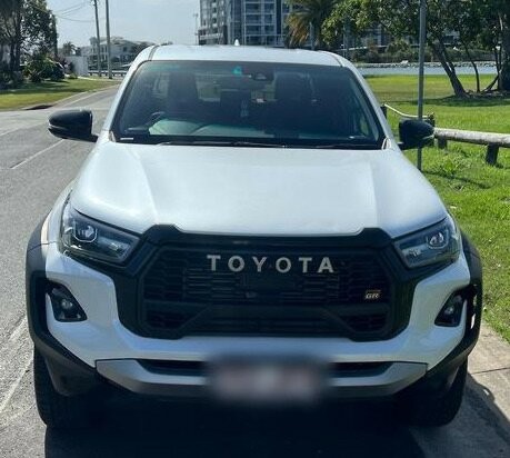 Toyota Hilux image 2