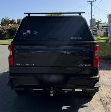 Chevrolet Silverado image 2
