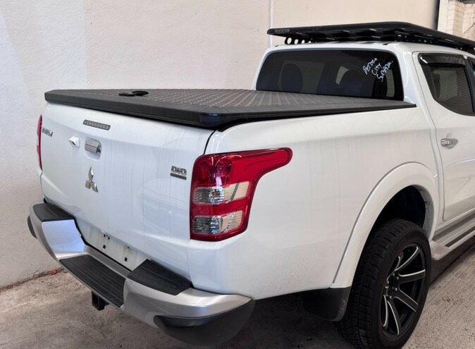 Mitsubishi Triton image 2