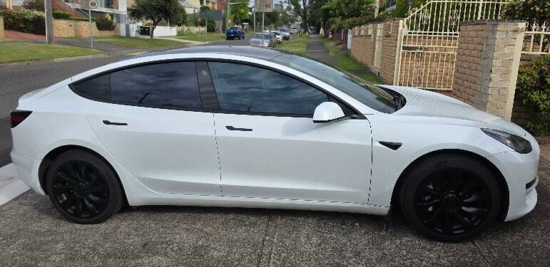 Tesla Model 3 image 2