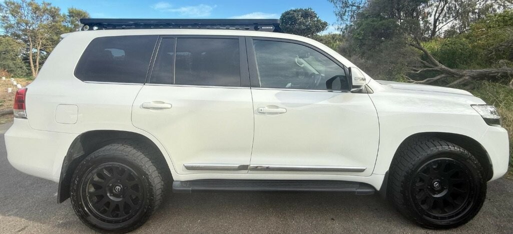 Toyota Landcruiser image 1