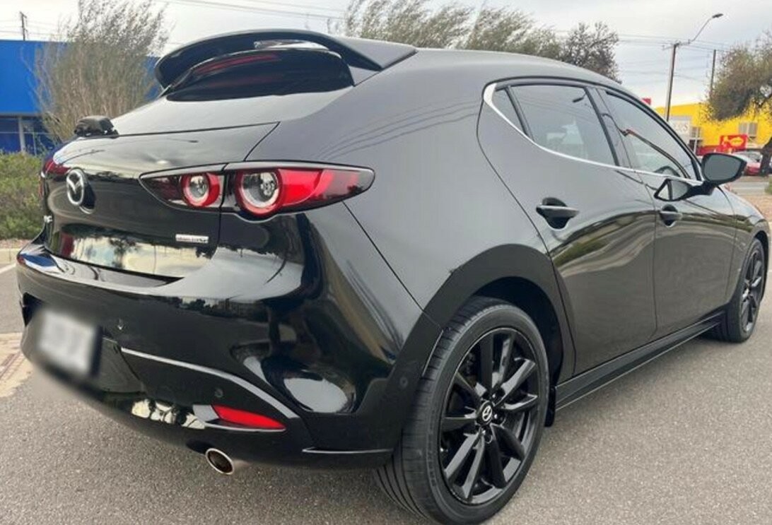 Mazda 3 image 3