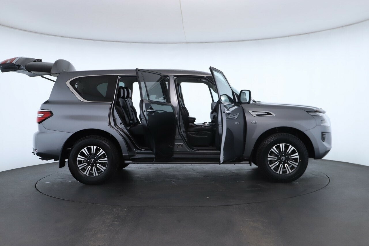 Nissan Patrol image 2