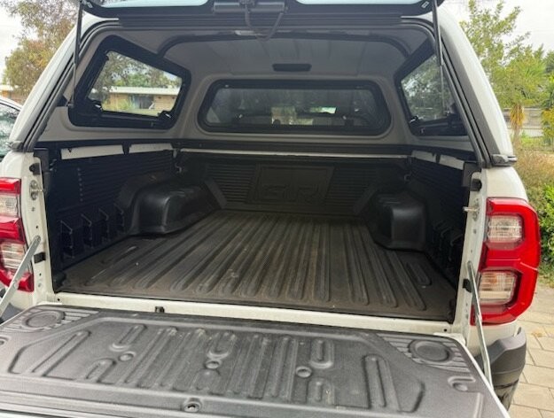 Toyota Hilux image 3