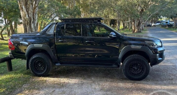 Toyota Hilux image 1