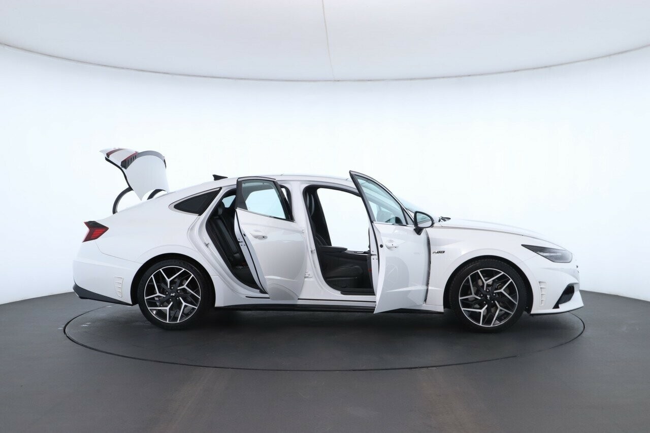 Hyundai Sonata image 2