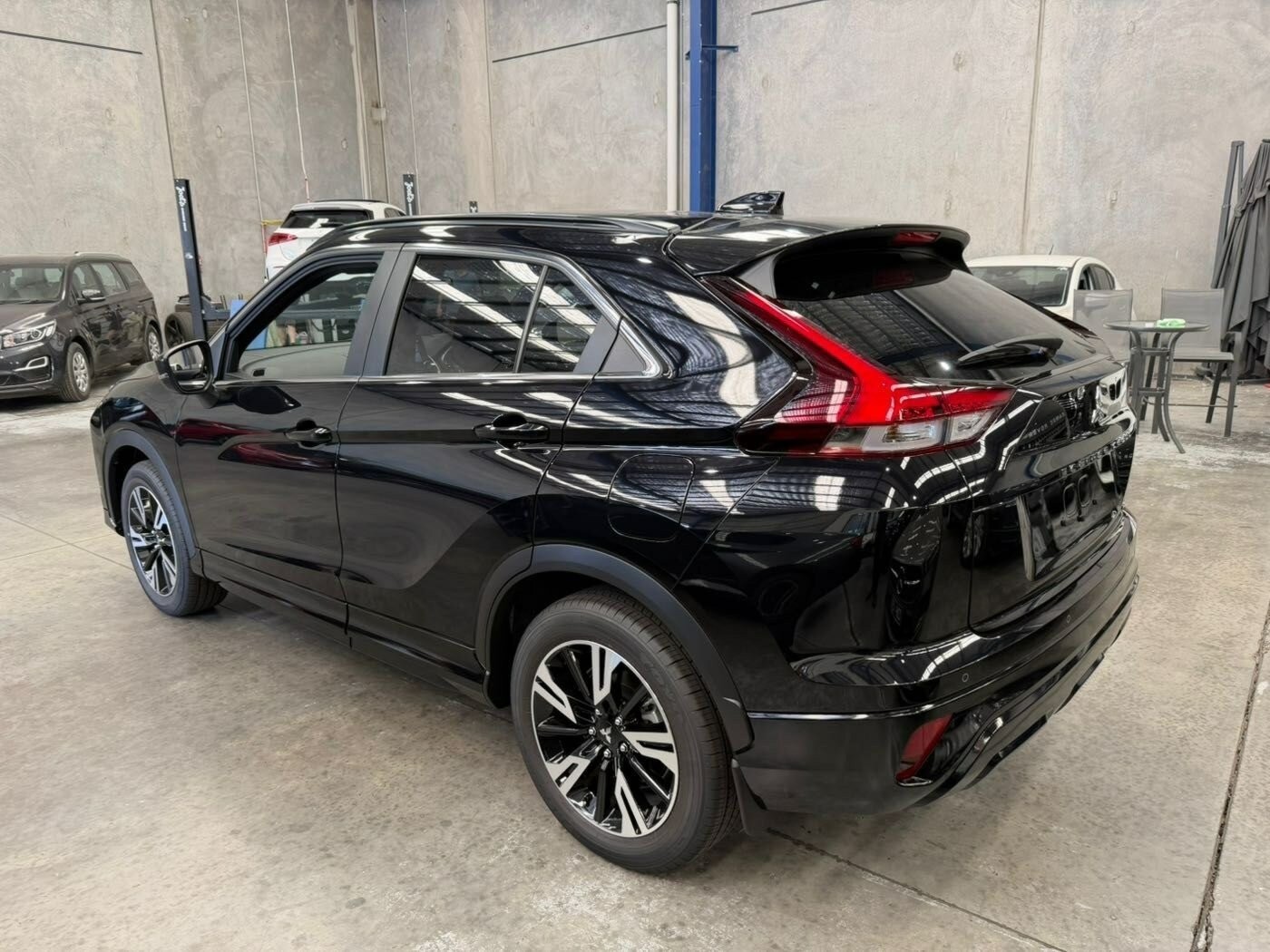 Mitsubishi Eclipse Cross image 2