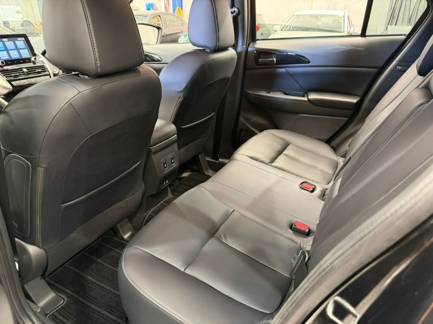 Mitsubishi Eclipse Cross image 4