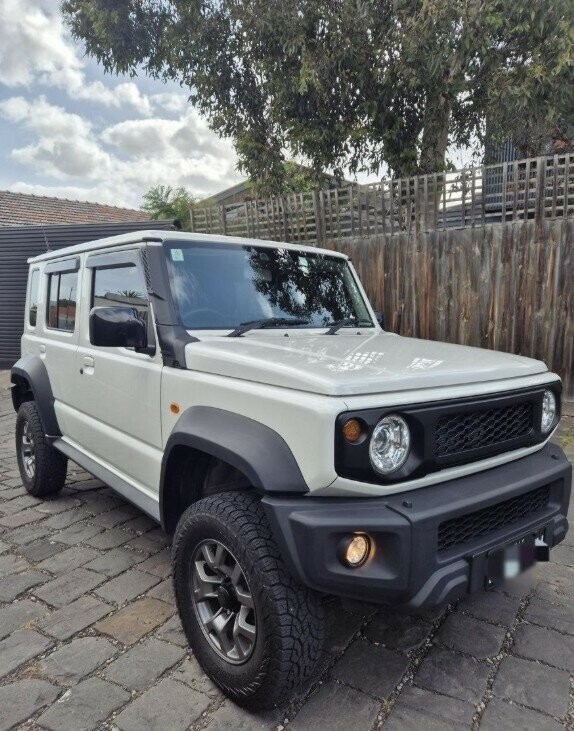 Suzuki Jimny image 1