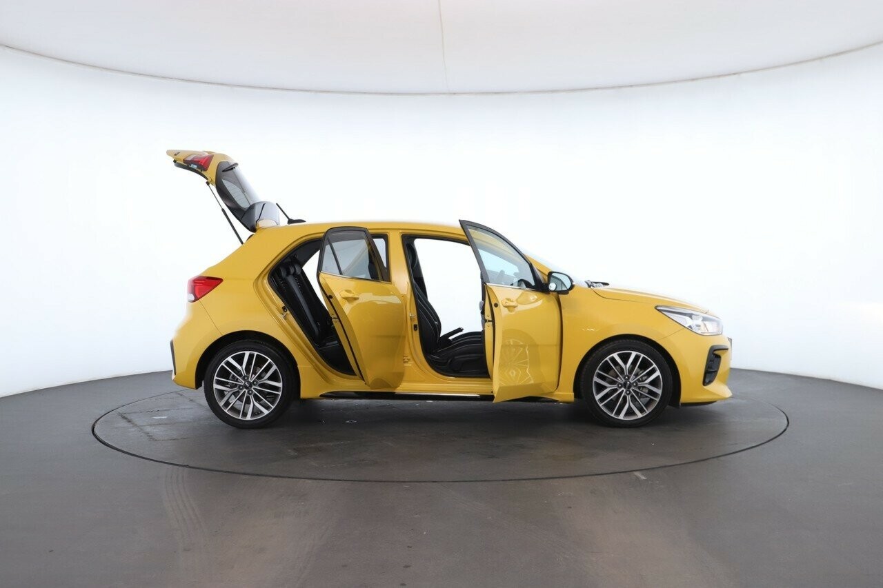 Kia Rio image 2