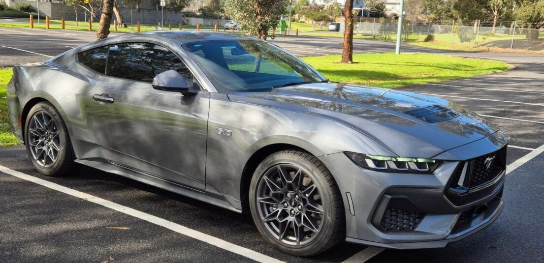 Ford Mustang image 1