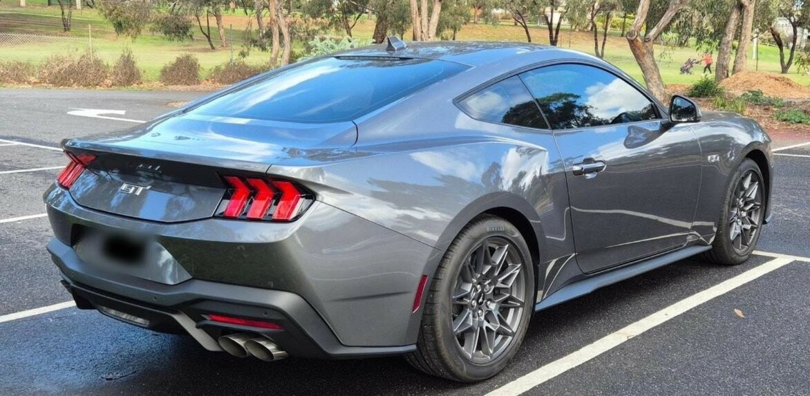 Ford Mustang image 3