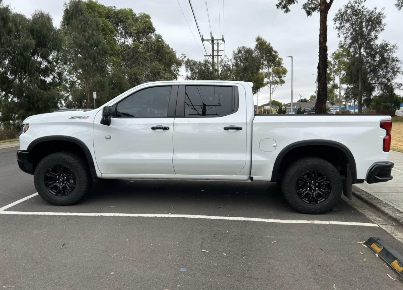 Chevrolet Silverado image 3