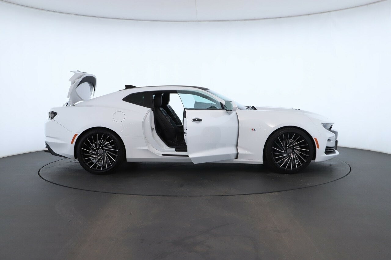 Chevrolet Camaro image 3