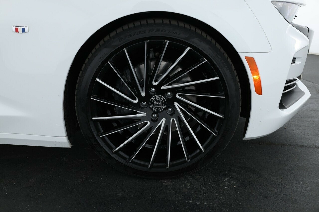 Chevrolet Camaro image 4