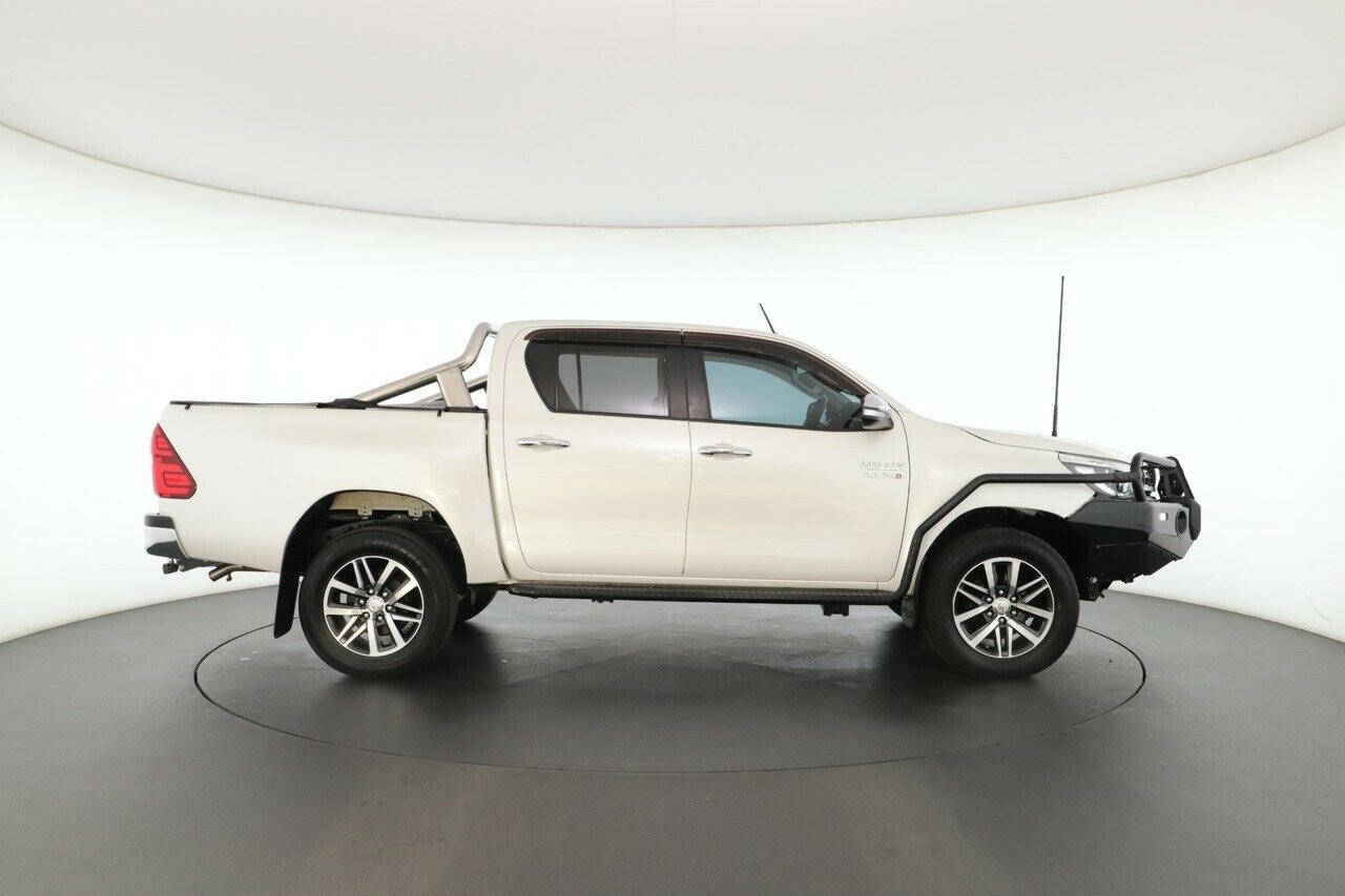 Toyota Hilux image 3