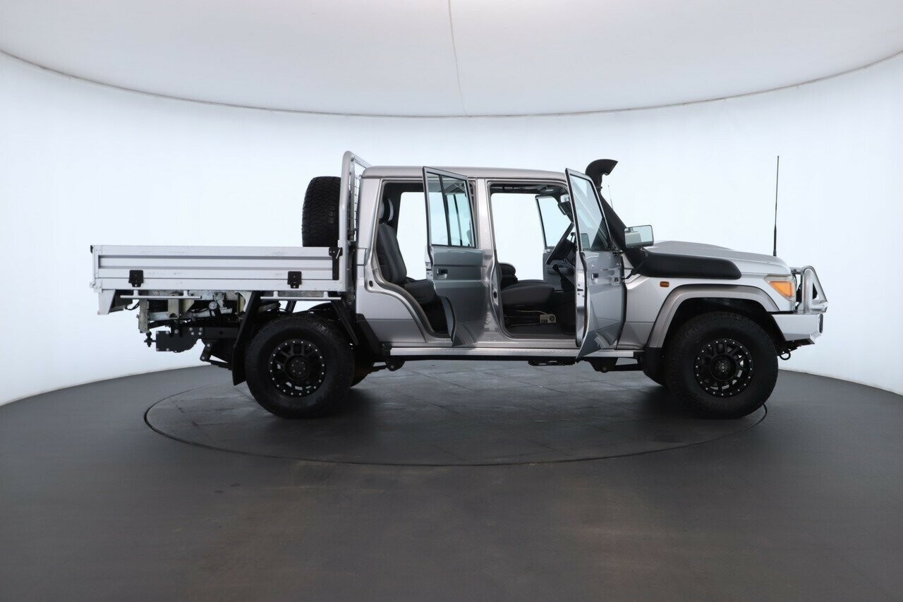 Toyota Landcruiser image 2