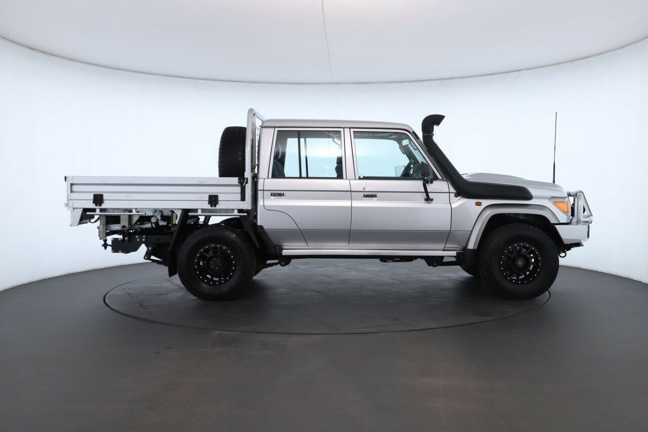 Toyota Landcruiser image 3