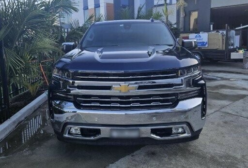 Chevrolet Silverado image 2