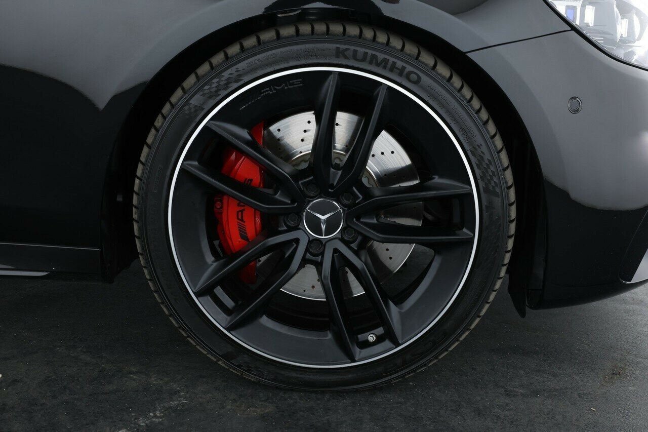 Mercedes Benz E-class image 4