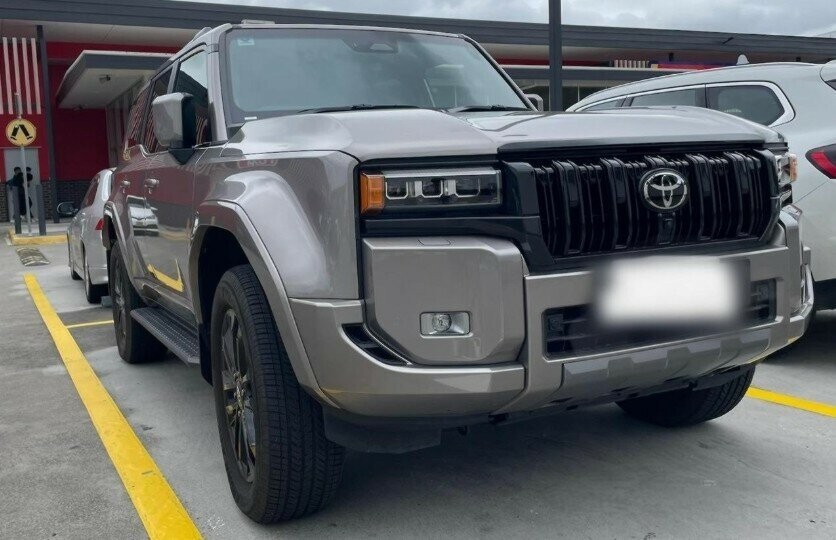 Toyota Landcruiser Prado image 3