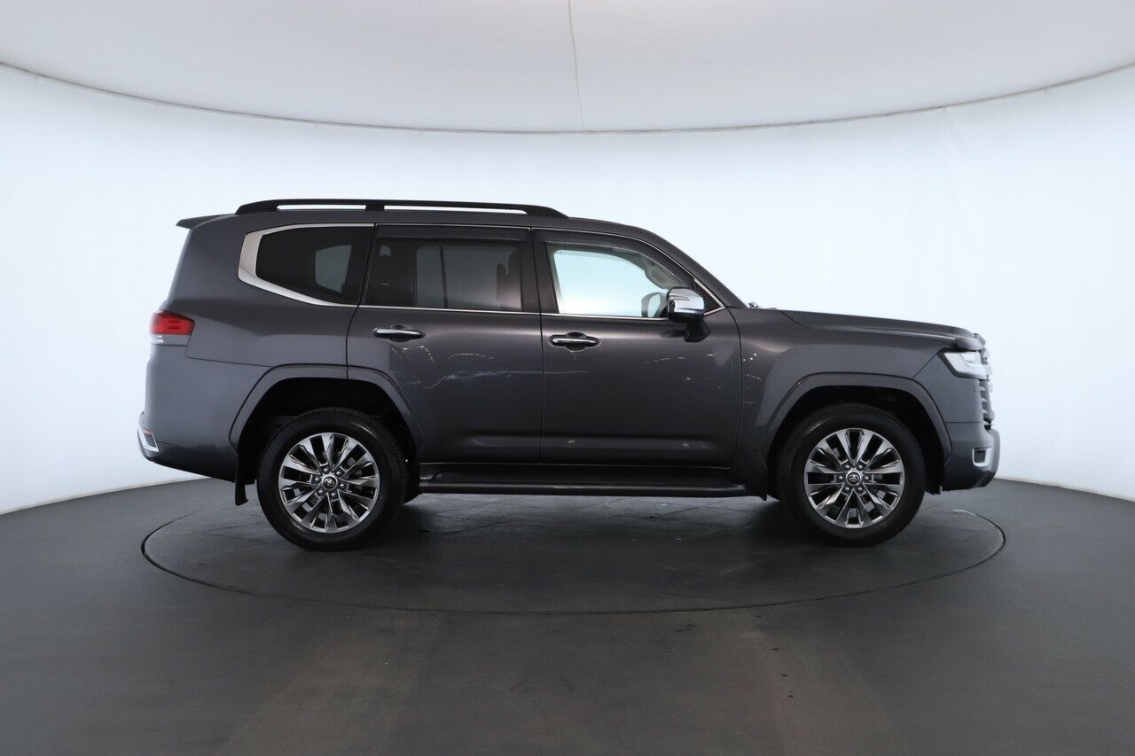 Toyota Landcruiser image 3