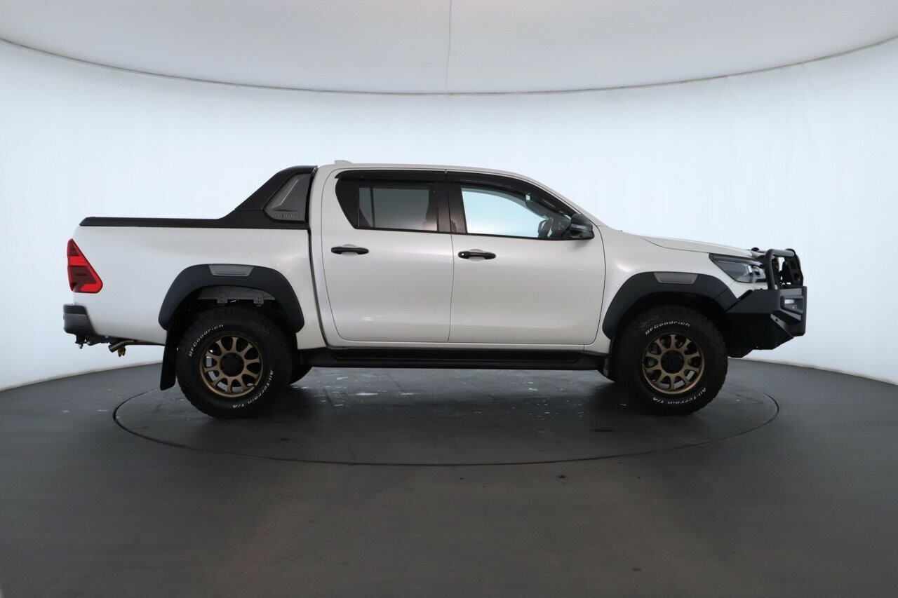 Toyota Hilux image 3