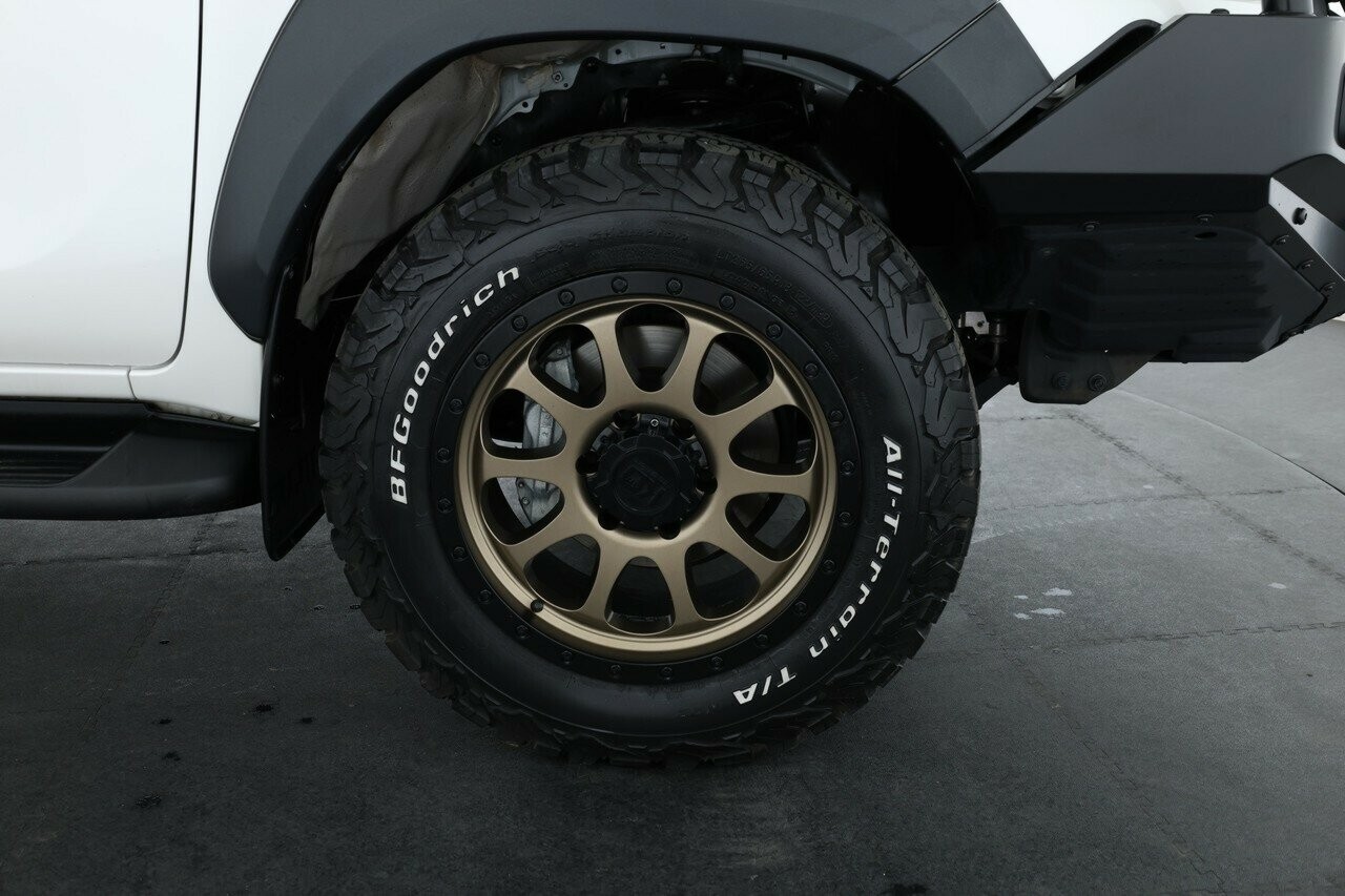 Toyota Hilux image 4