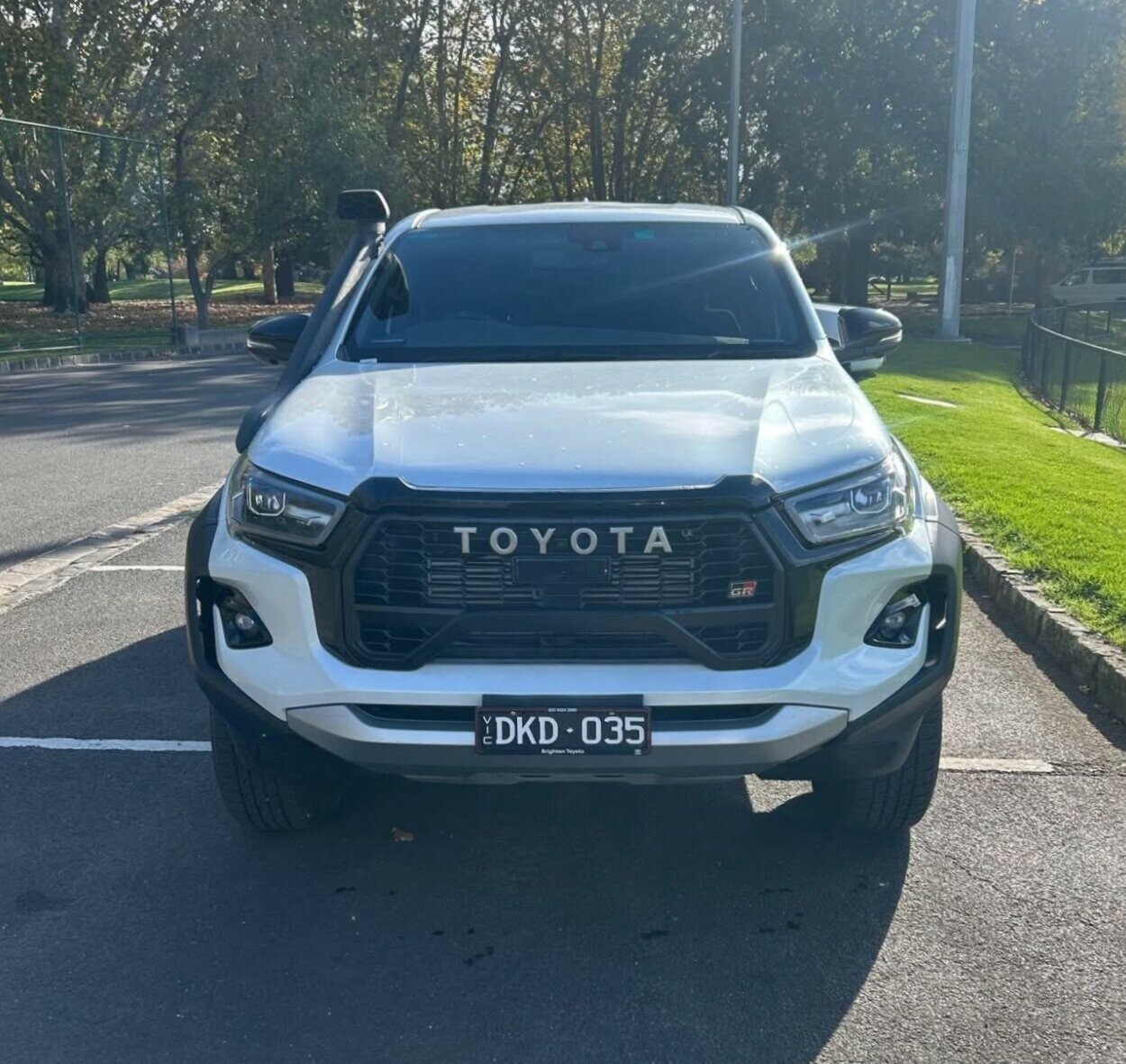 Toyota Hilux image 2