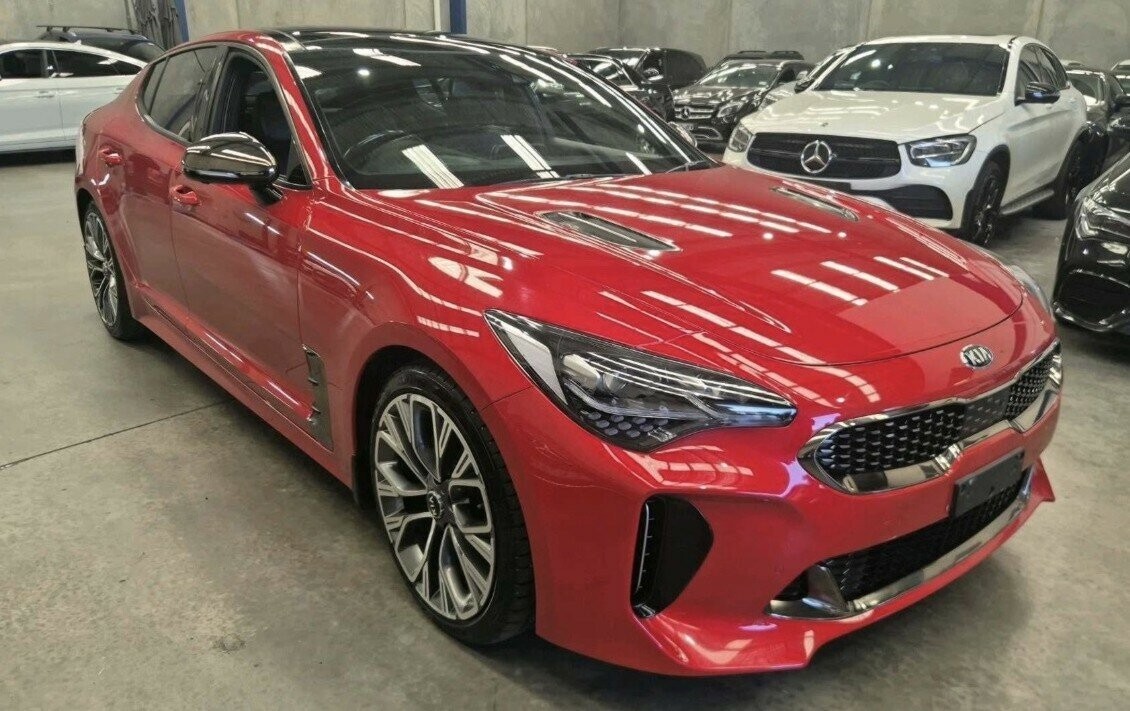 Kia Stinger image 1