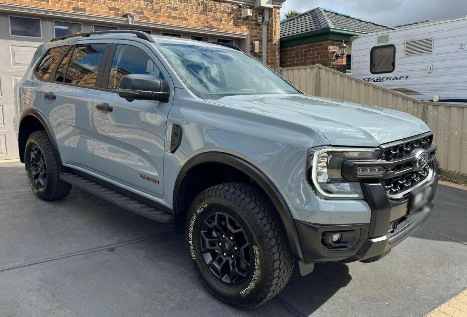 Ford Everest image 2