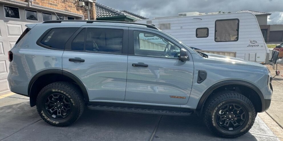 Ford Everest image 4