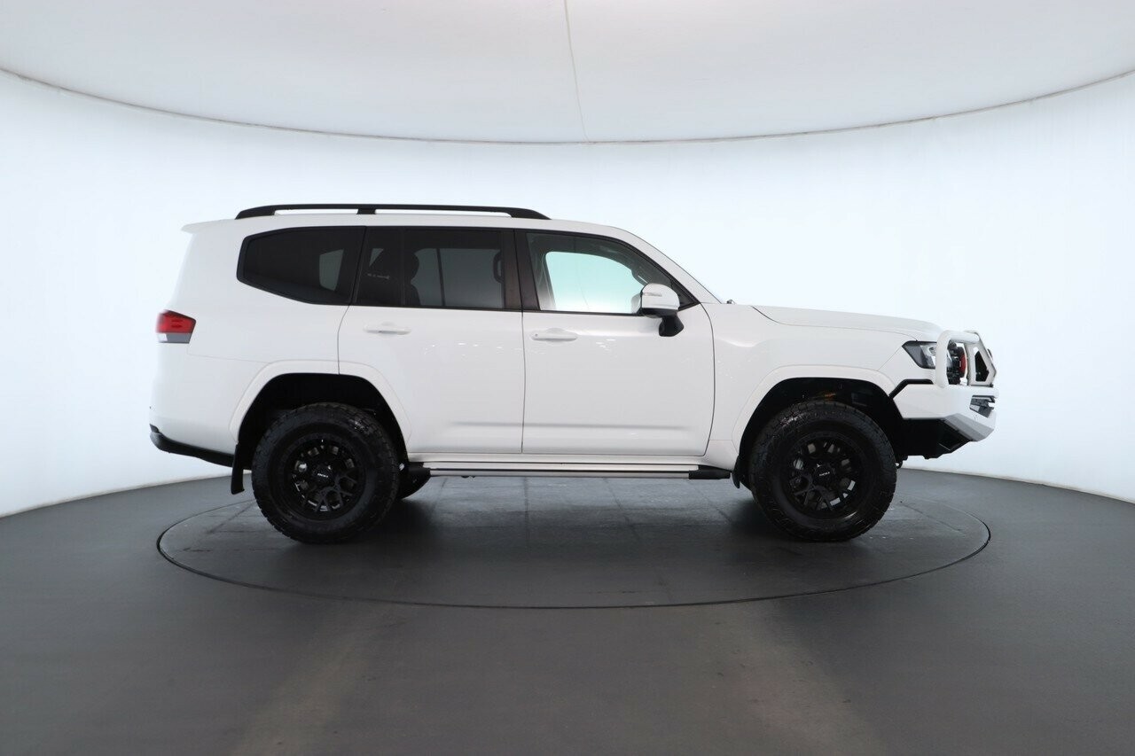 Toyota Landcruiser image 3