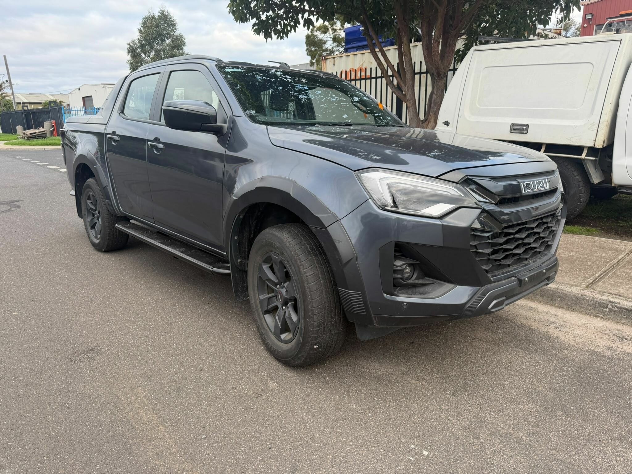 Isuzu D-max image 1