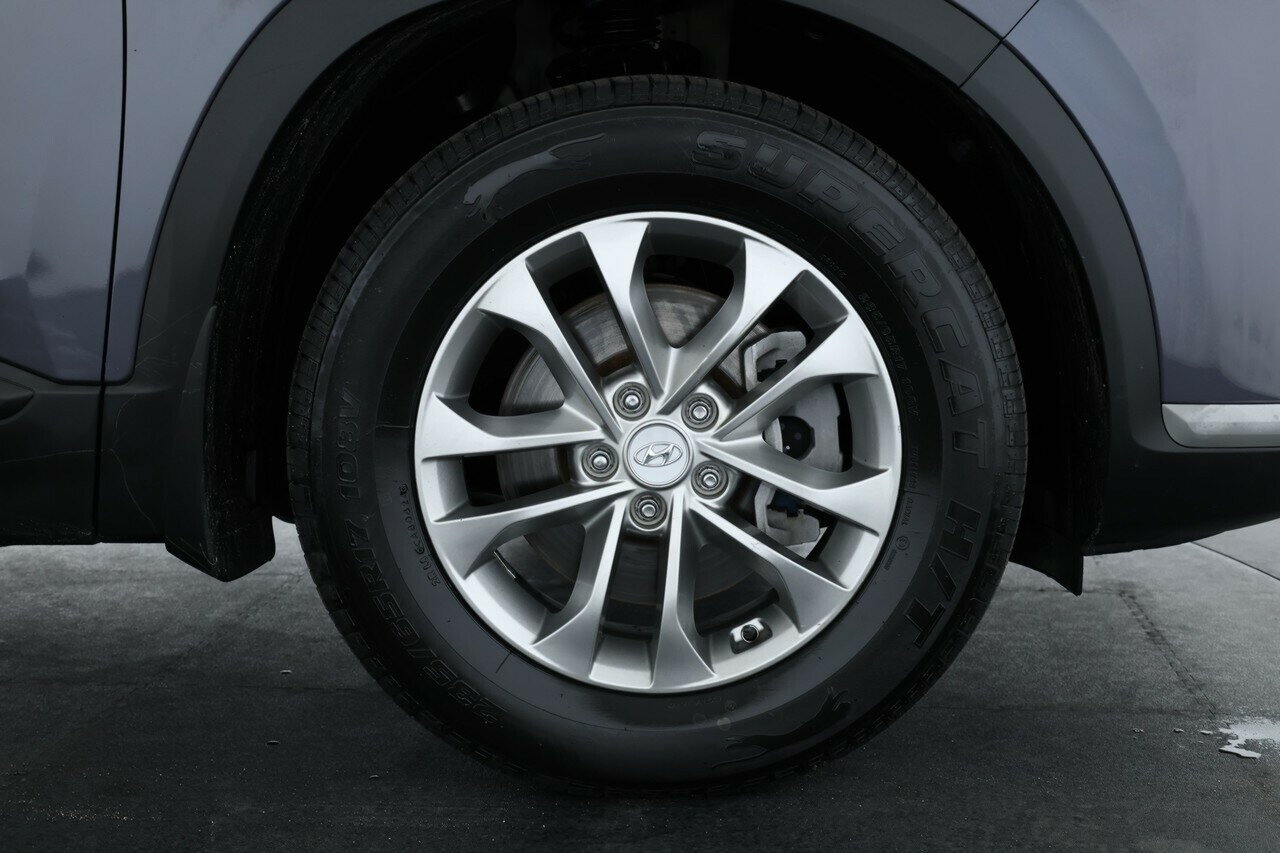 Hyundai Santa Fe image 4