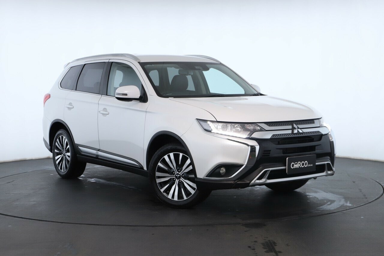Mitsubishi Outlander image 1
