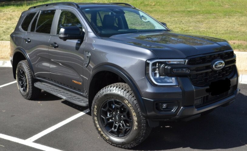 Ford Everest image 1