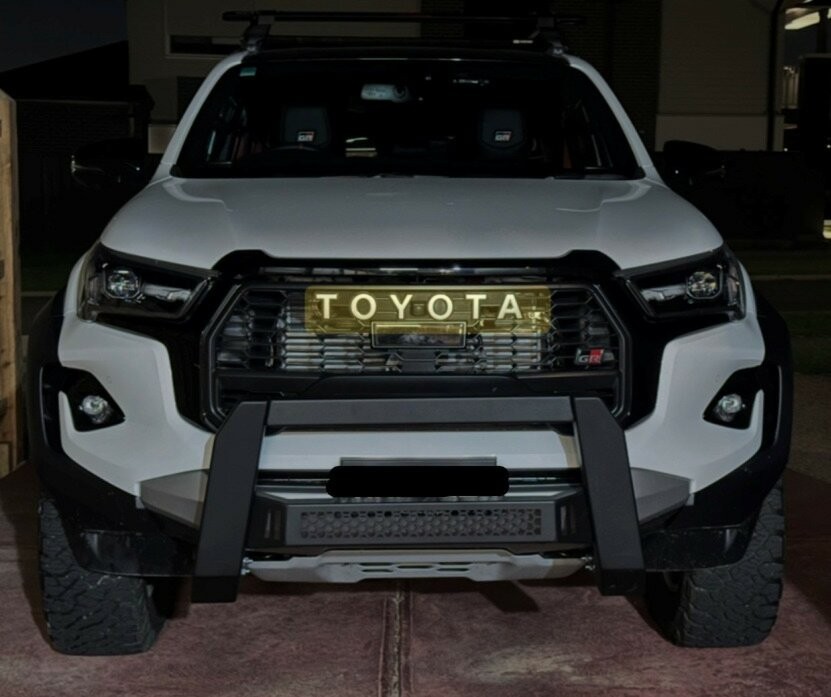Toyota Hilux image 1