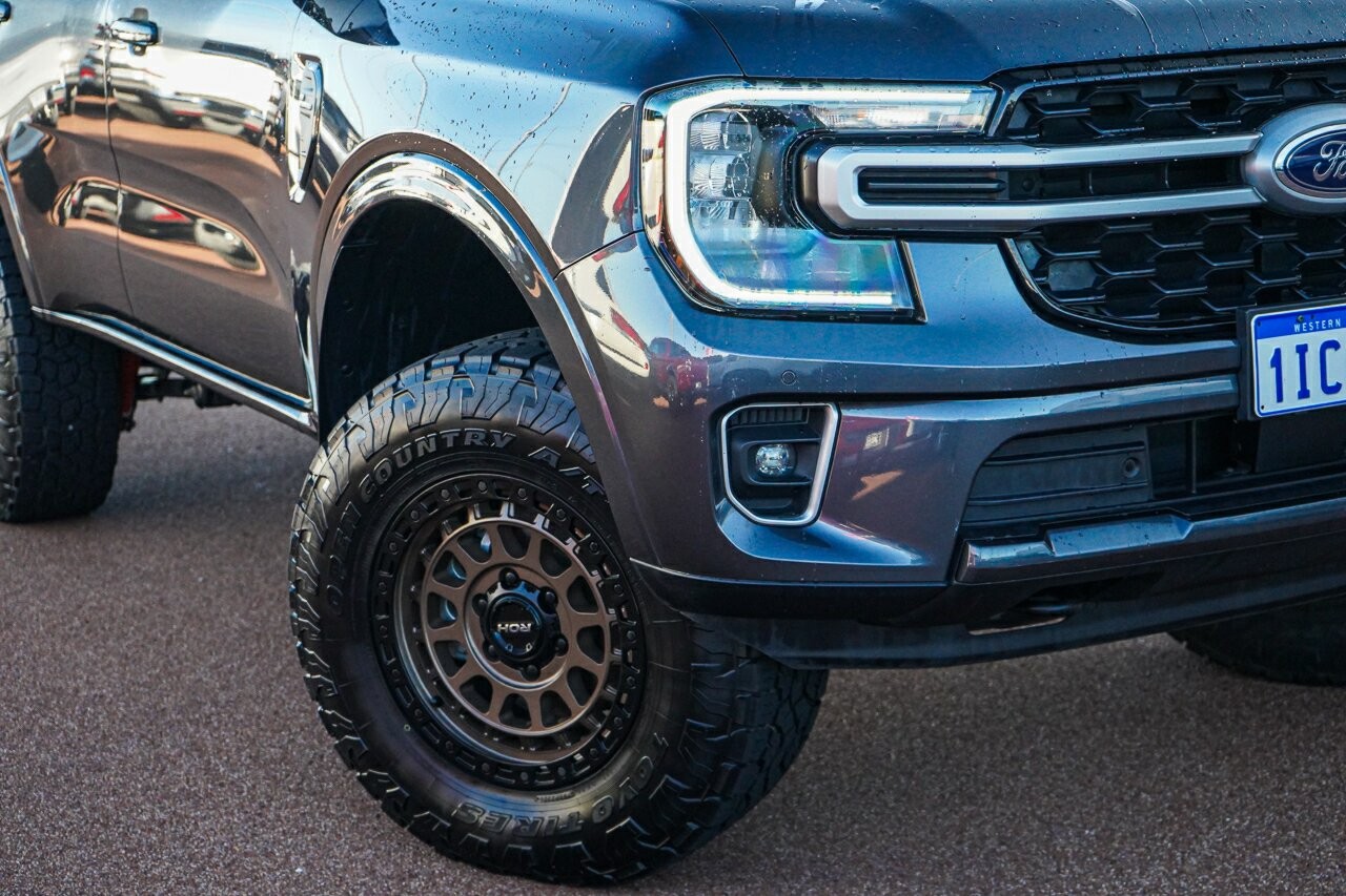 Ford Everest image 2