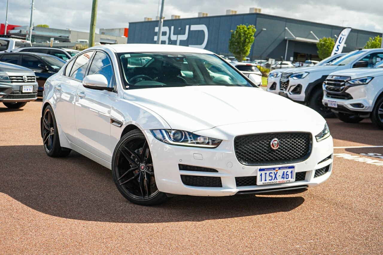 Jaguar Xe image 1