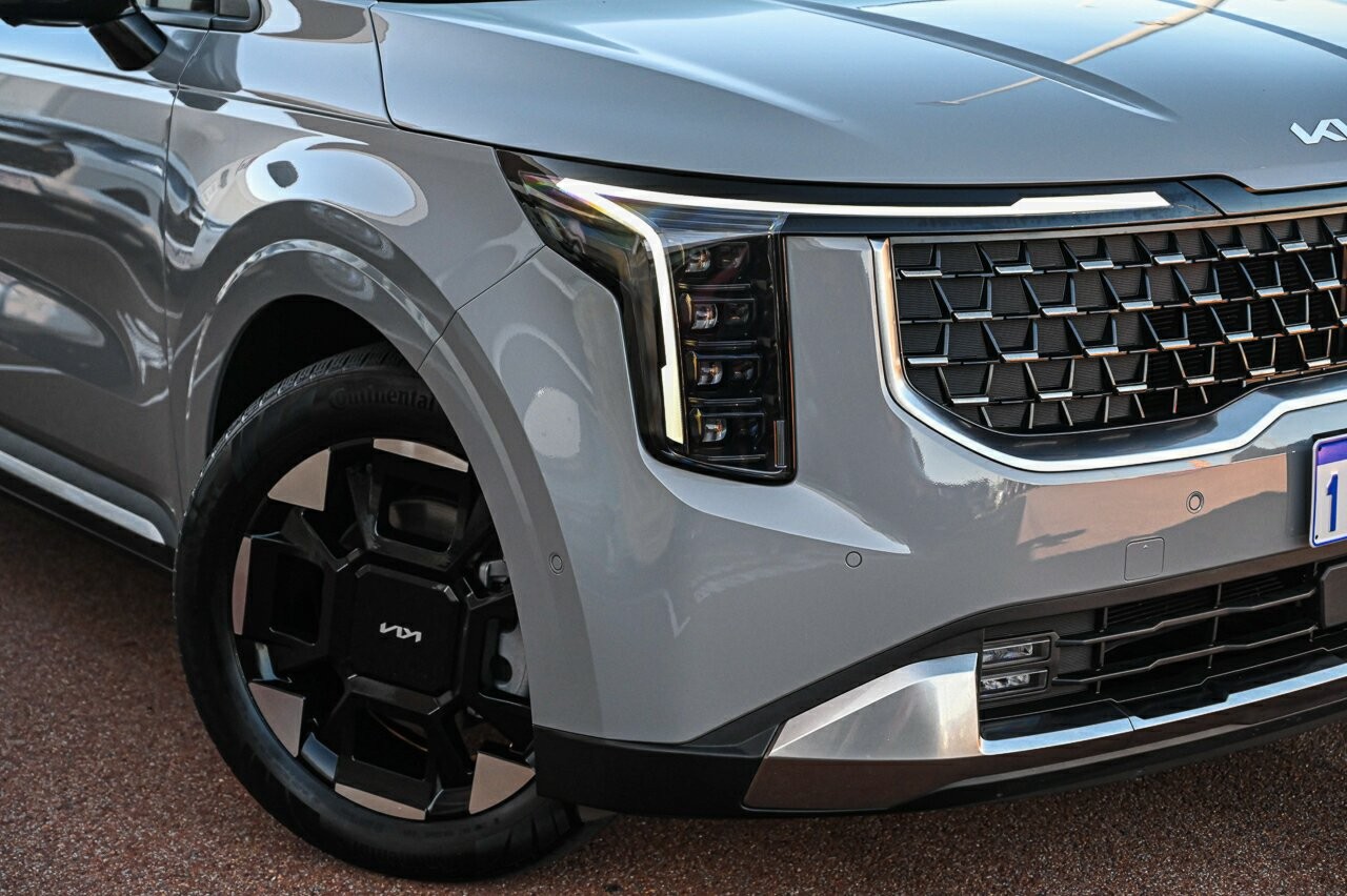 Kia Carnival image 2