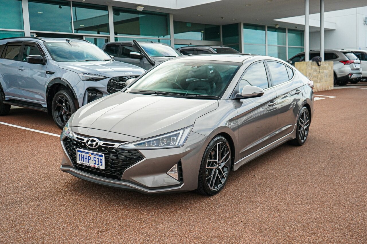 Hyundai Elantra image 4