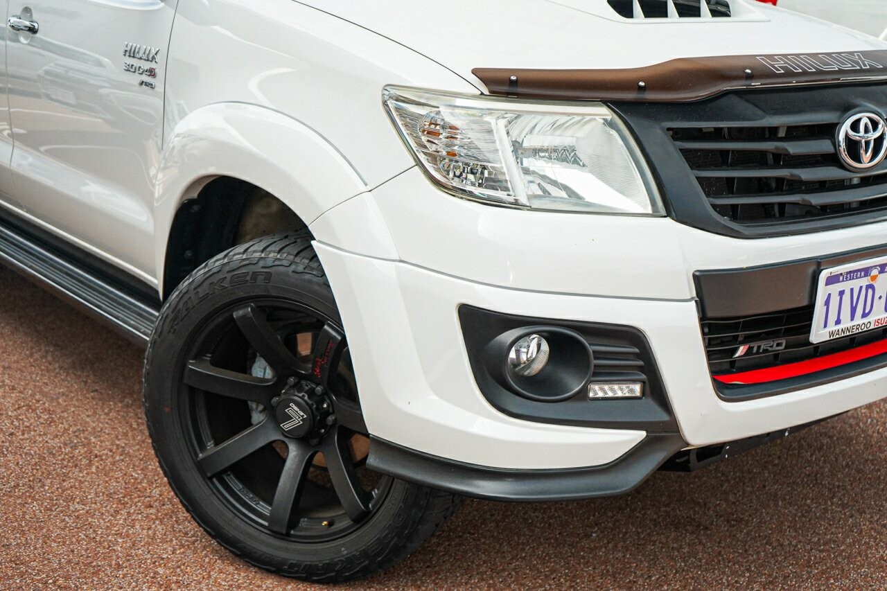 Toyota Hilux image 2