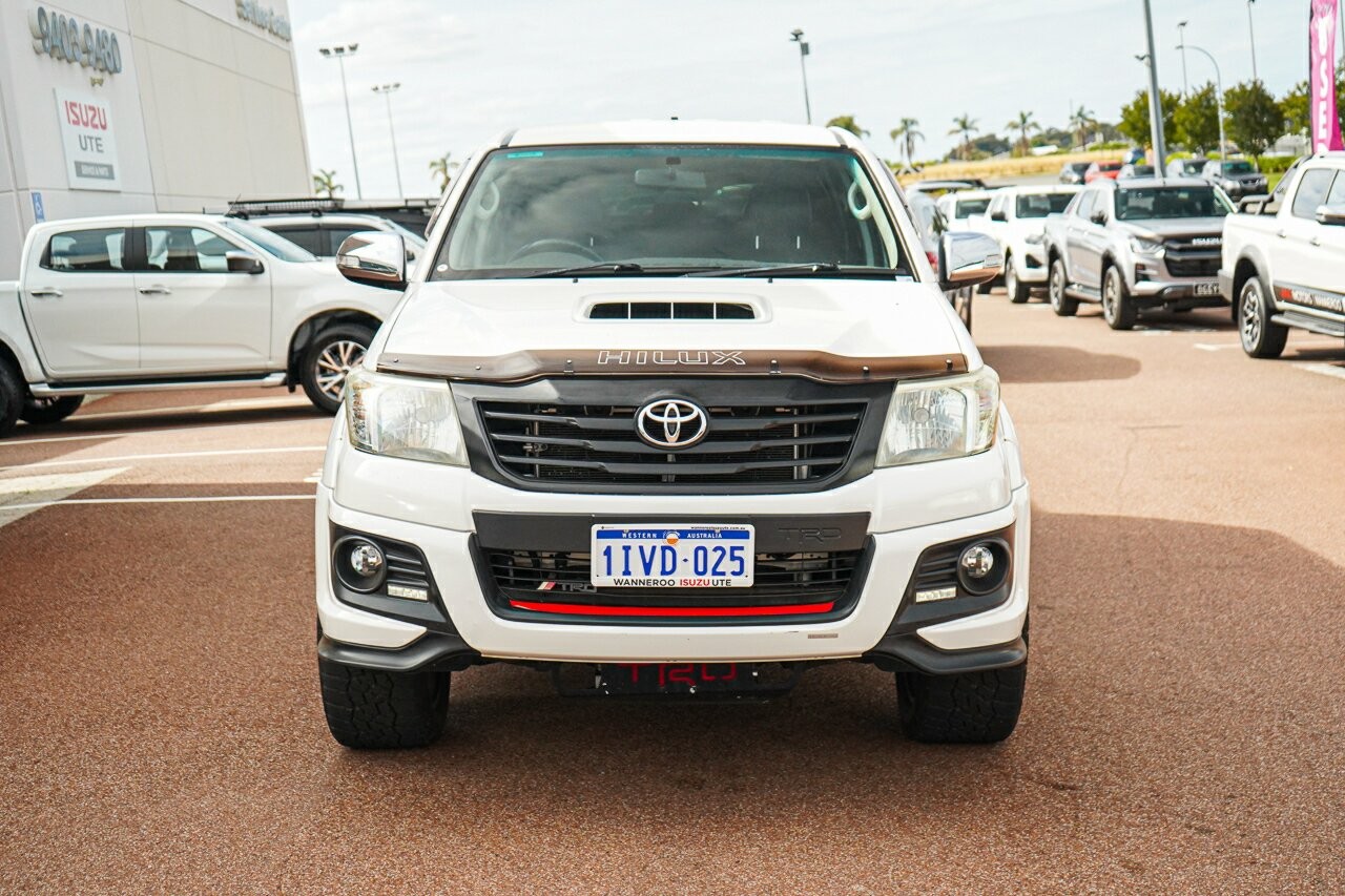 Toyota Hilux image 3